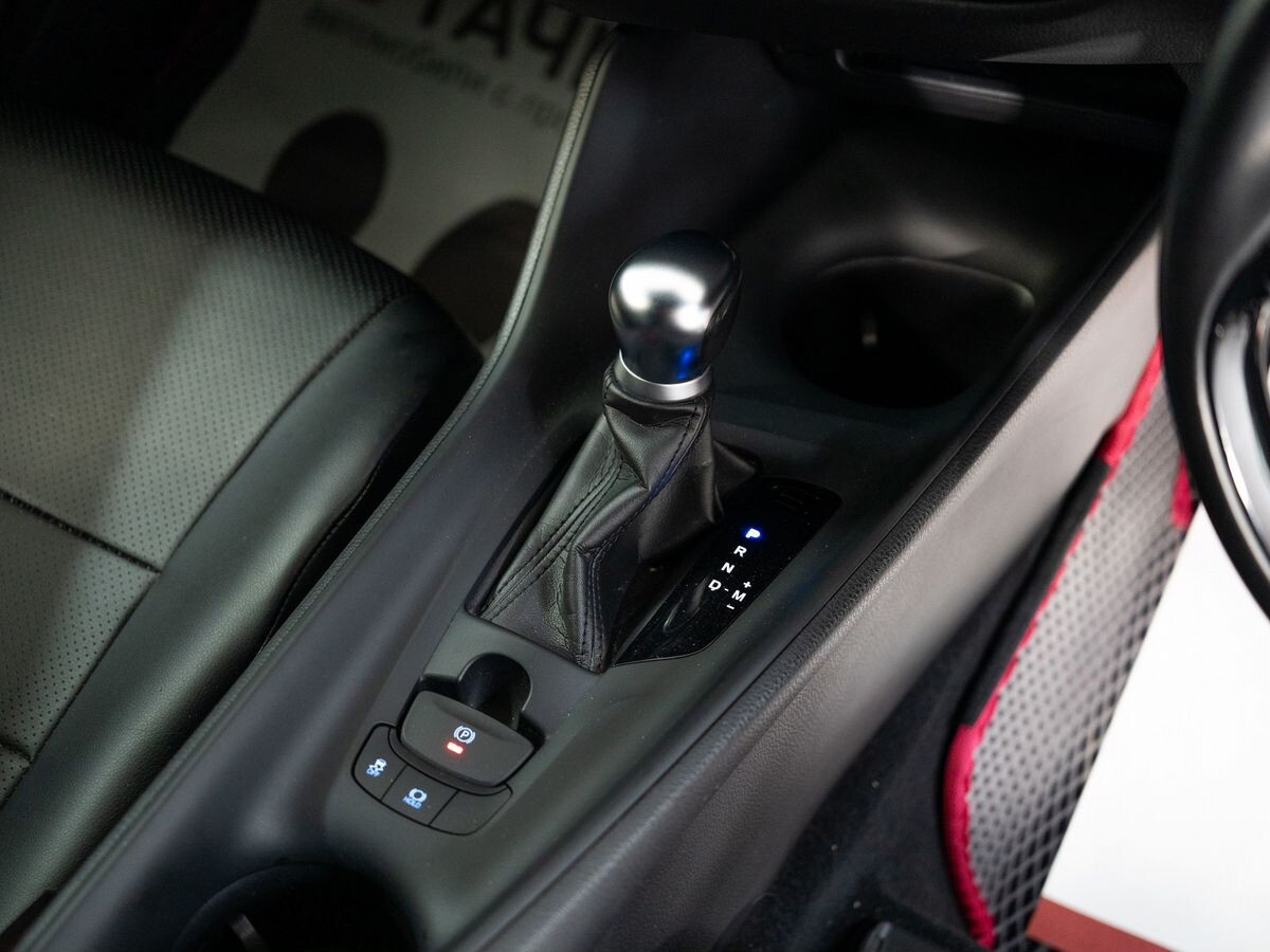 Toyota C-HR 2019 - фото автомобиля