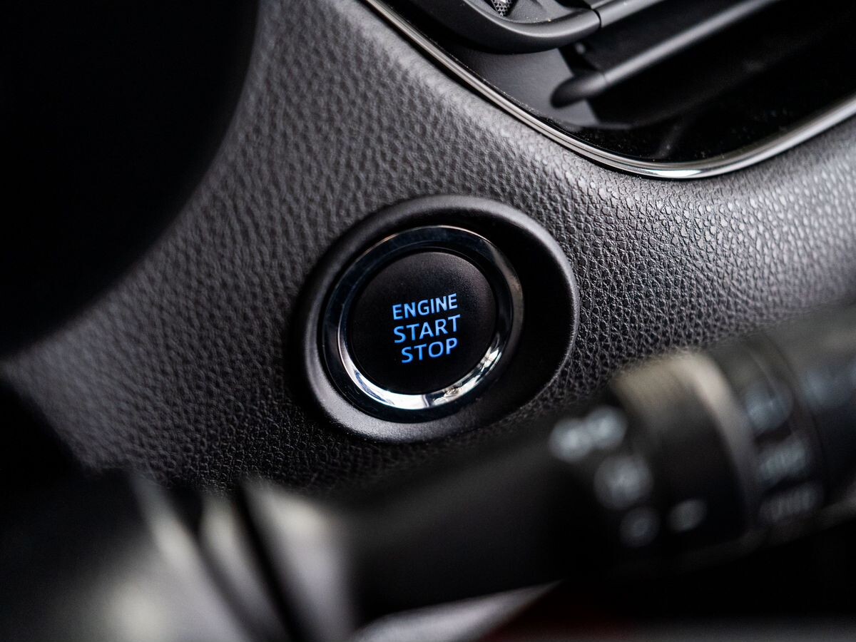 Toyota C-HR 2019 - фото автомобиля