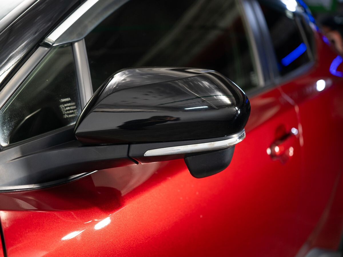 Toyota C-HR 2019 - фото автомобиля