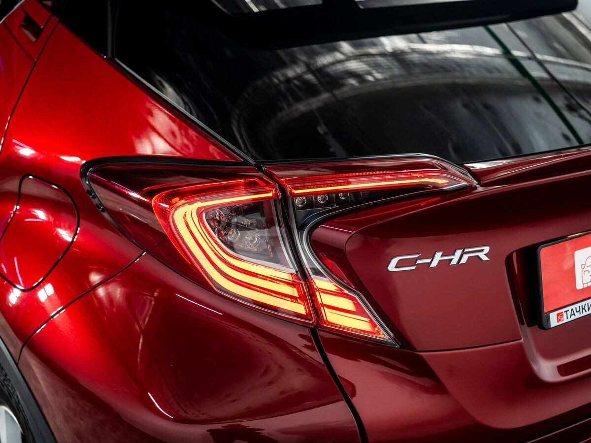 Toyota C-HR 2019 - фото автомобиля