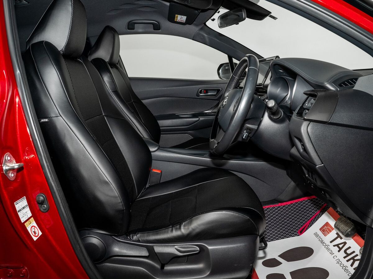 Toyota C-HR 2019 - фото автомобиля