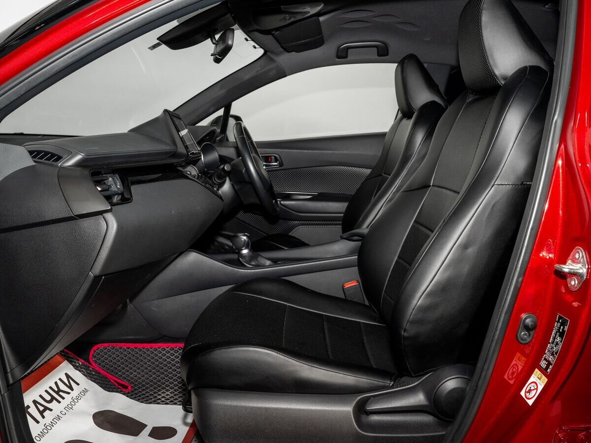 Toyota C-HR 2019 - фото автомобиля