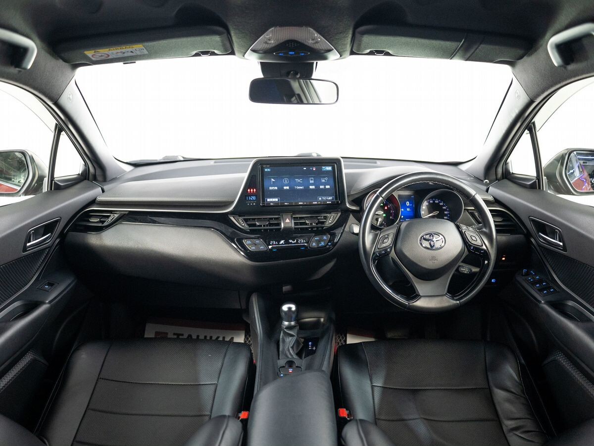 Toyota C-HR 2019 - фото автомобиля