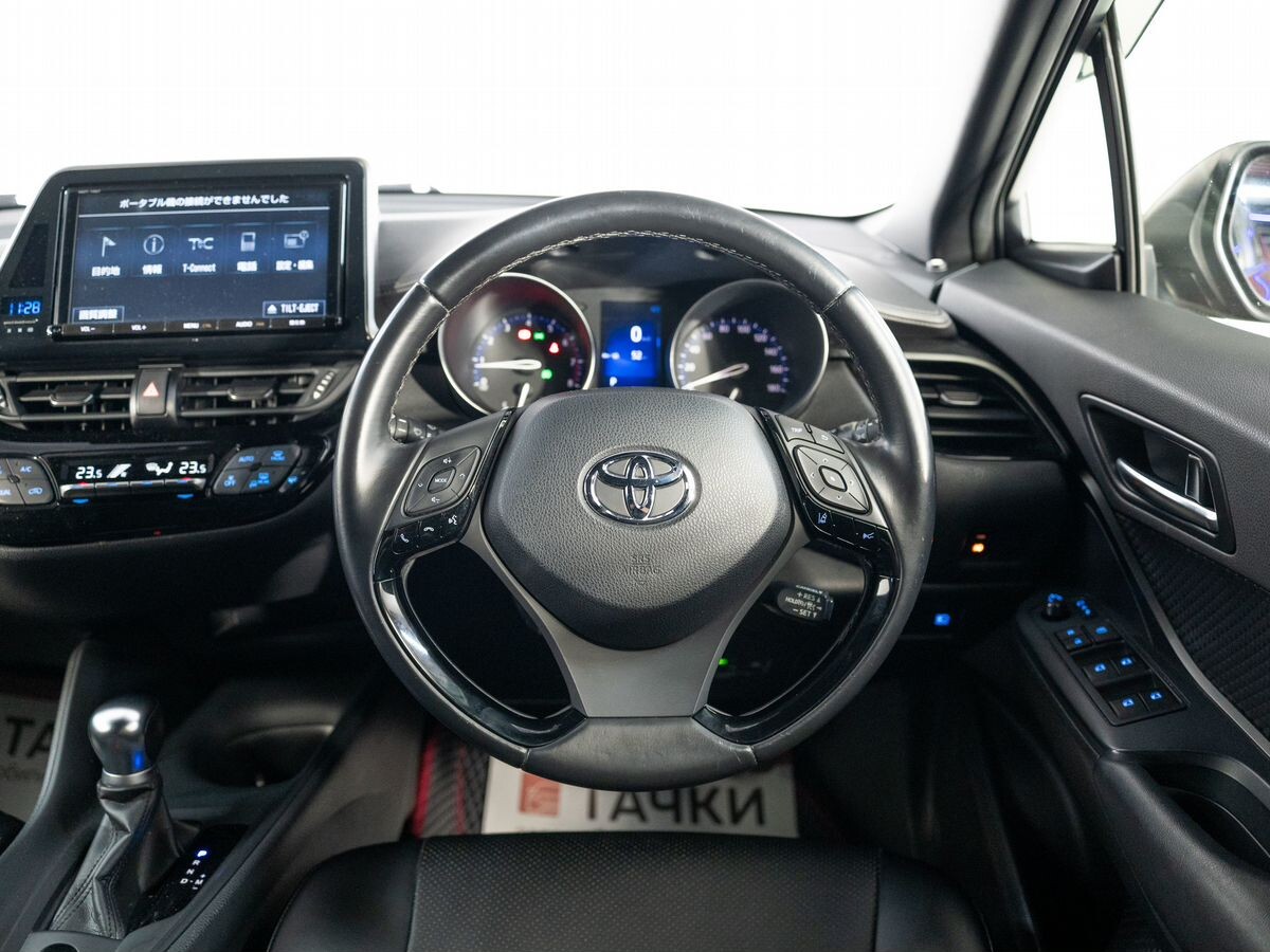 Toyota C-HR 2019 - фото автомобиля