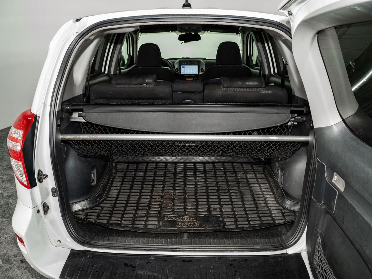 Toyota RAV4 2010 - фото автомобиля