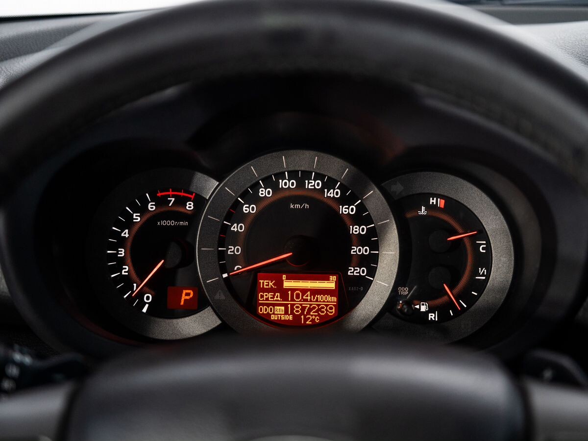 Toyota RAV4 2010 - фото автомобиля