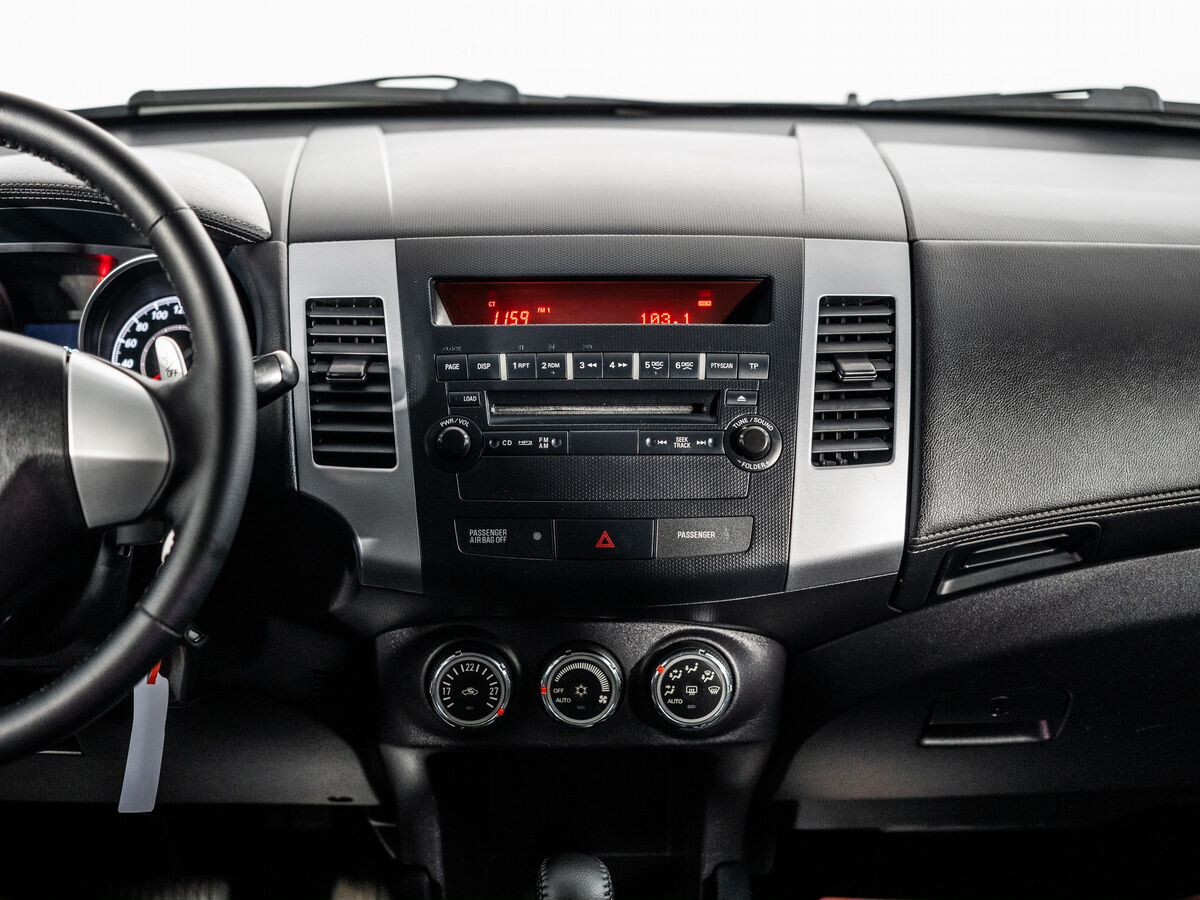 Mitsubishi Outlander 2011 - фото автомобиля