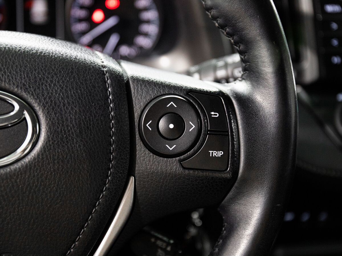 Toyota RAV4 2017 - фото автомобиля