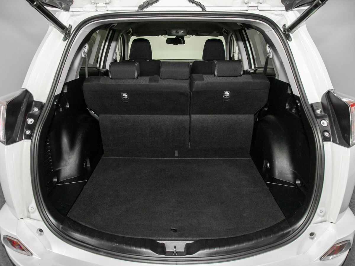 Toyota RAV4 2017 - фото автомобиля