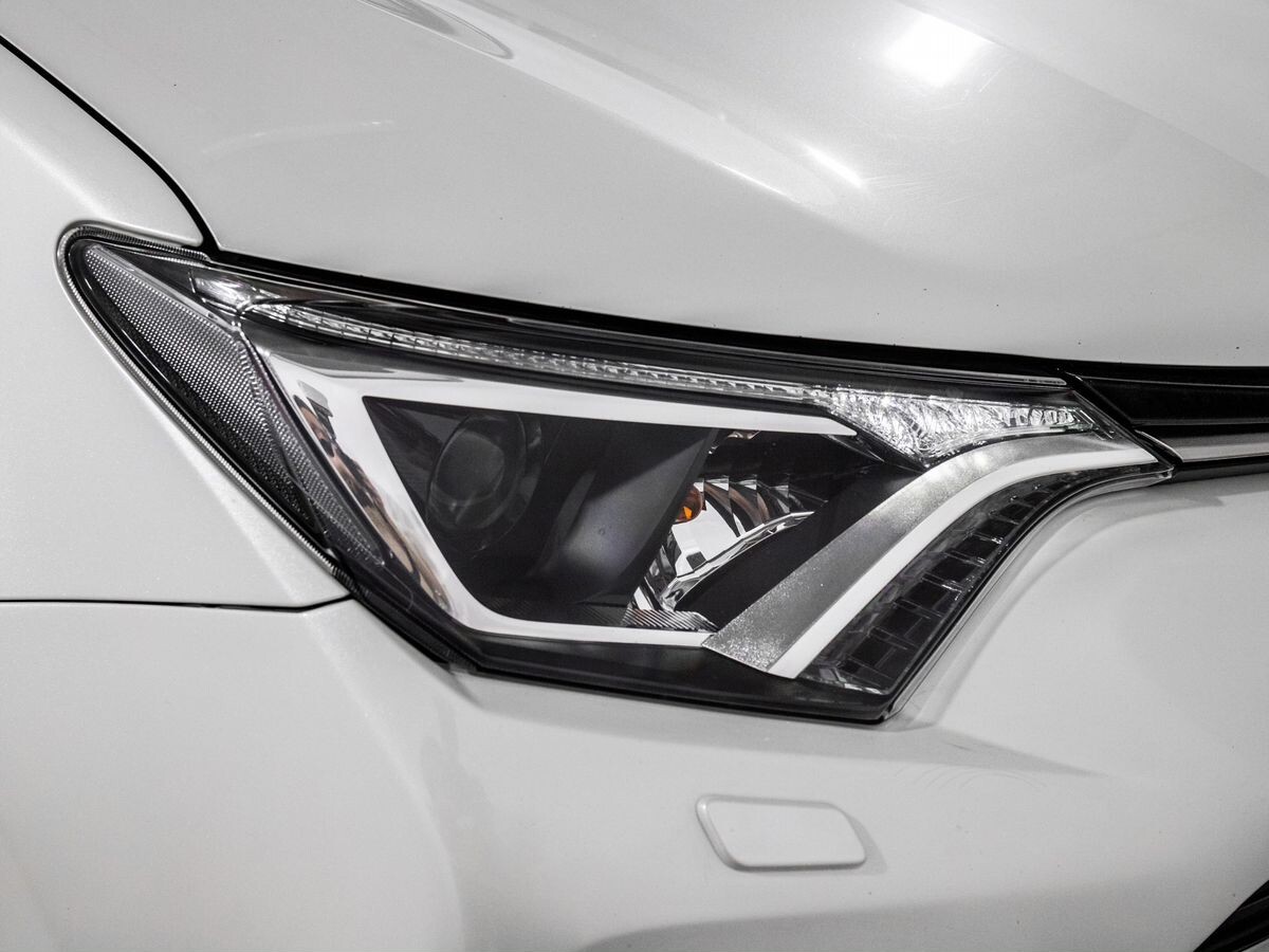 Toyota RAV4 2017 - фото автомобиля