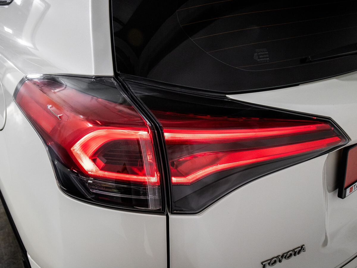 Toyota RAV4 2017 - фото автомобиля