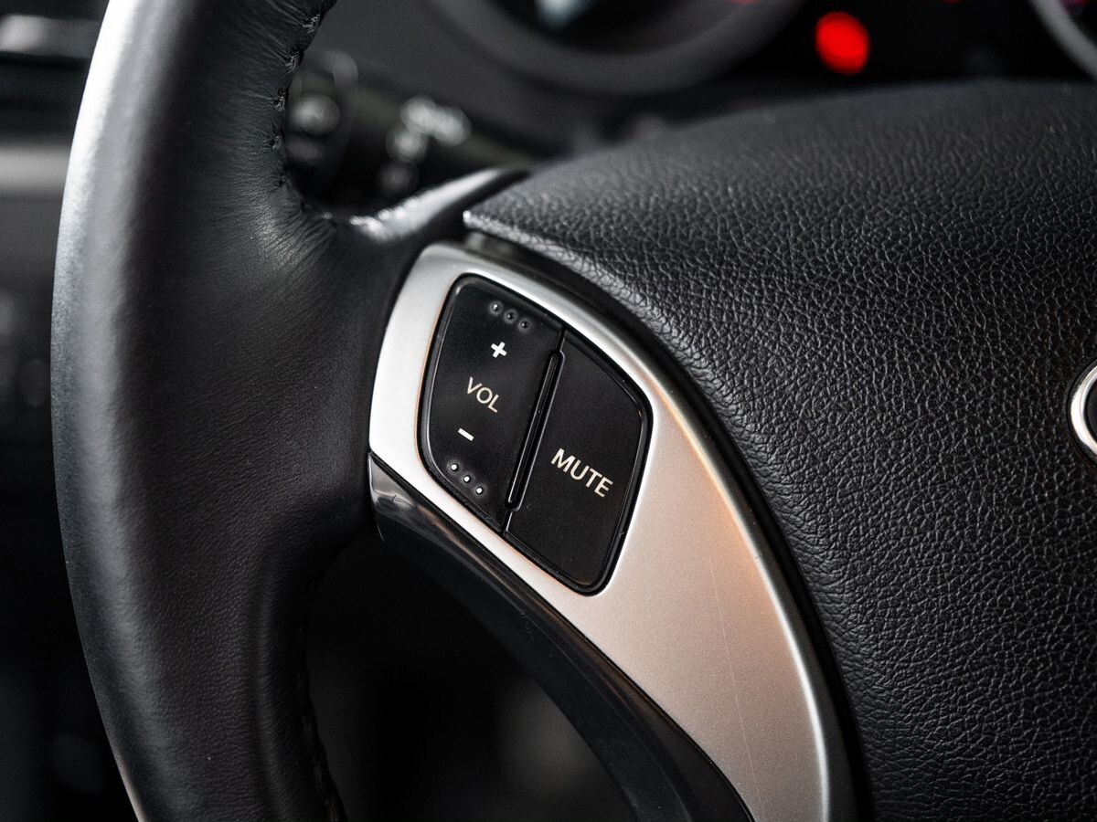 Hyundai Elantra 2011 - фото автомобиля