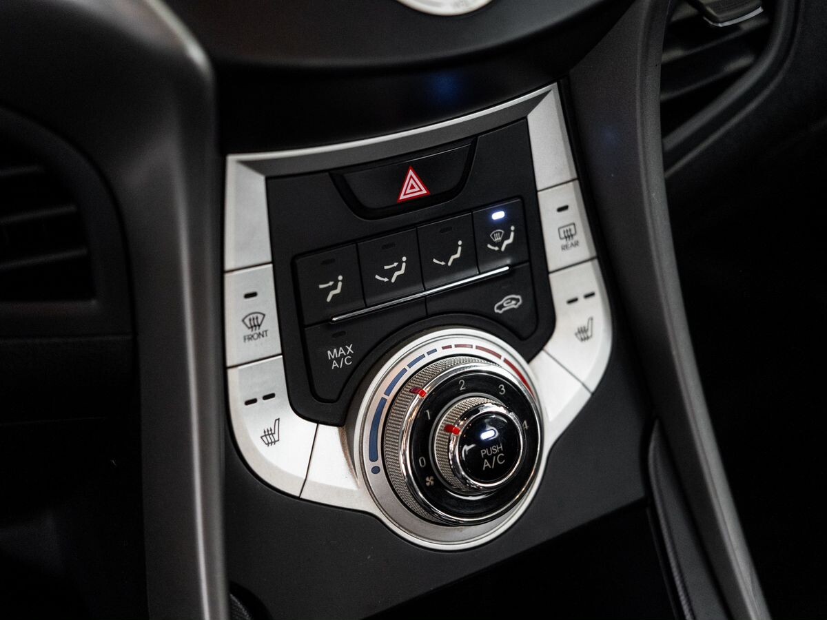 Hyundai Elantra 2011 - фото автомобиля