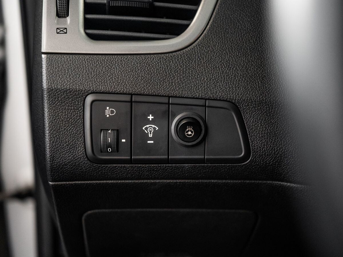 Hyundai Elantra 2011 - фото автомобиля