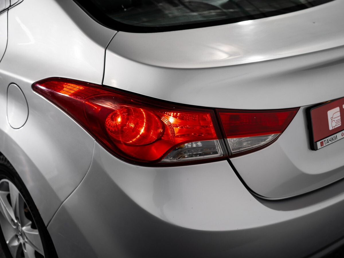 Hyundai Elantra 2011 - фото автомобиля
