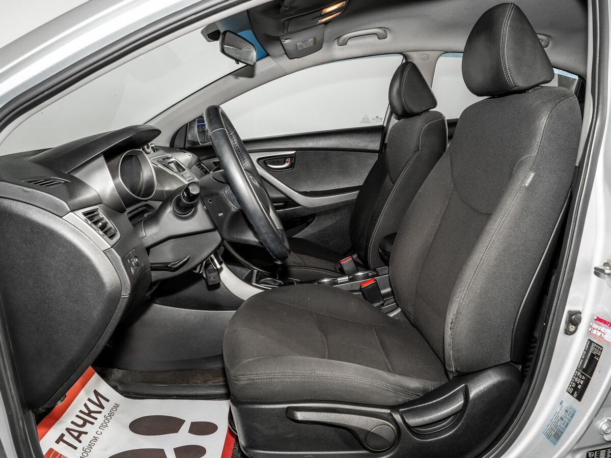 Hyundai Elantra 2011 - фото автомобиля