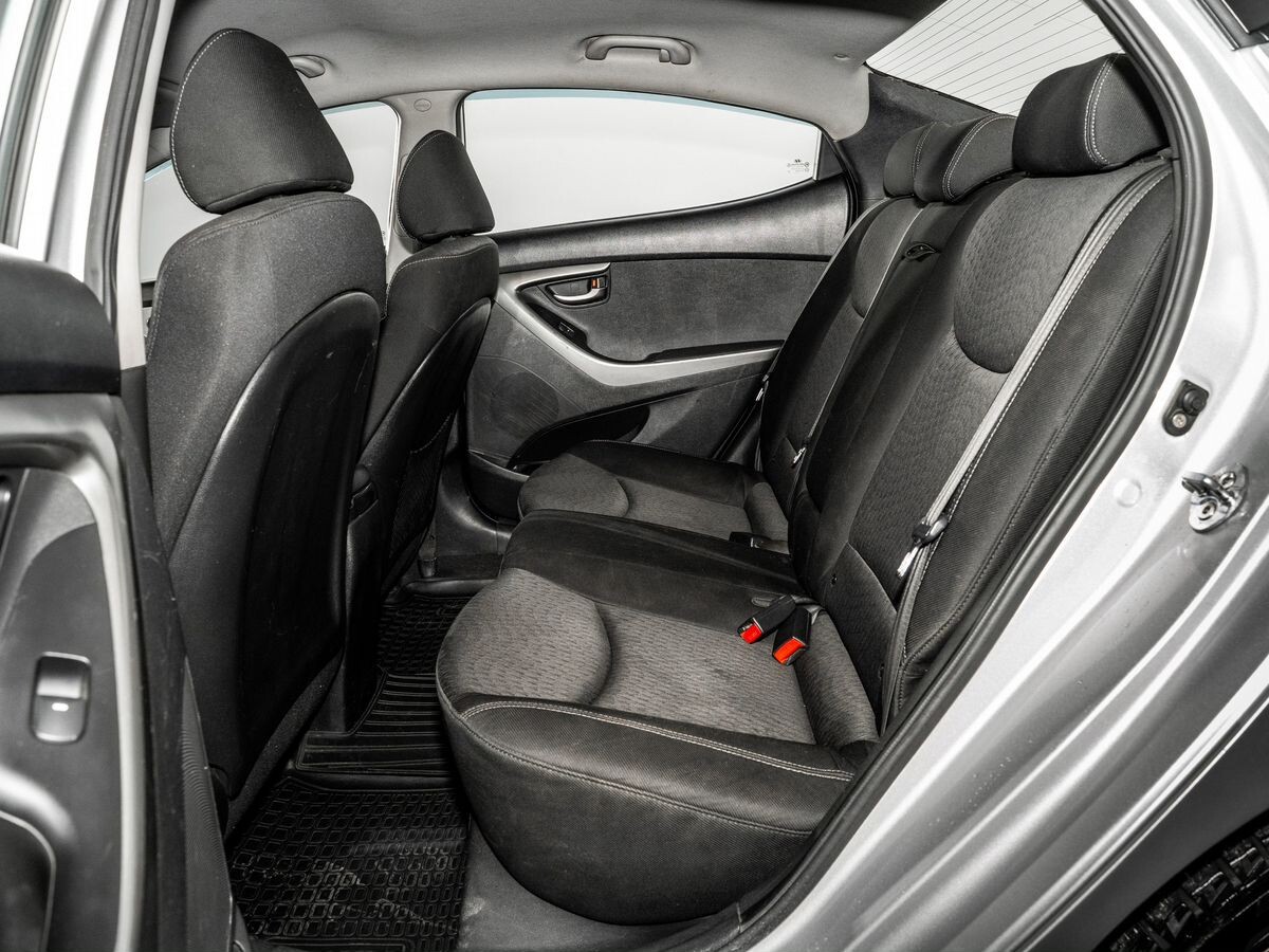 Hyundai Elantra 2011 - фото автомобиля