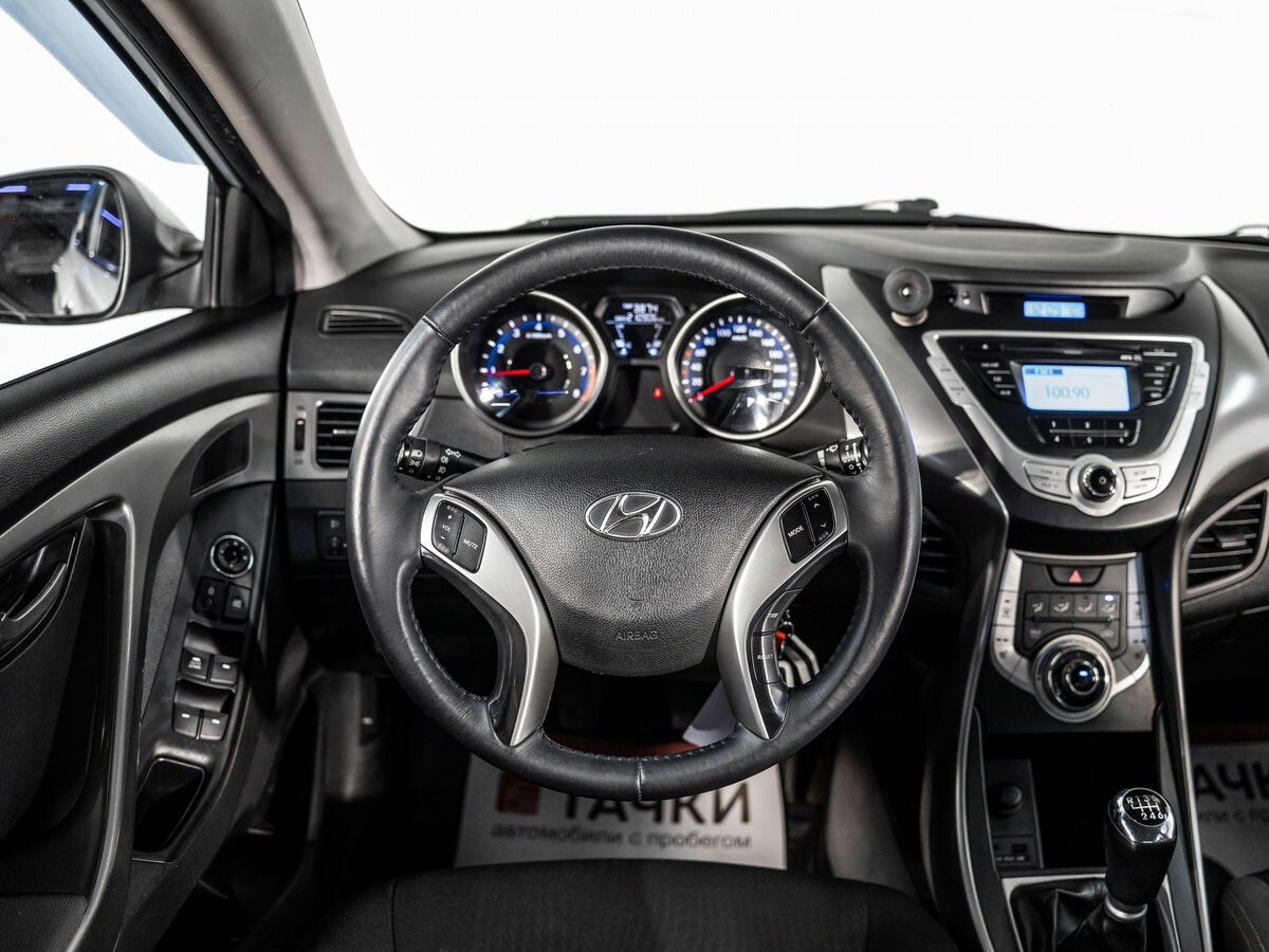 Hyundai Elantra 2011 - фото автомобиля