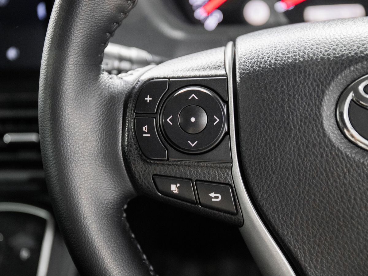 Toyota Voxy 2014 - фото автомобиля