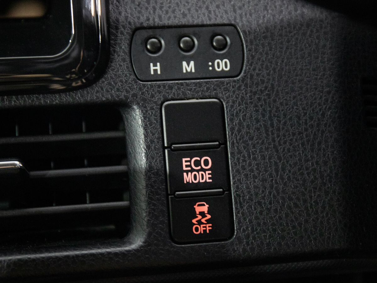 Toyota Voxy 2014 - фото автомобиля