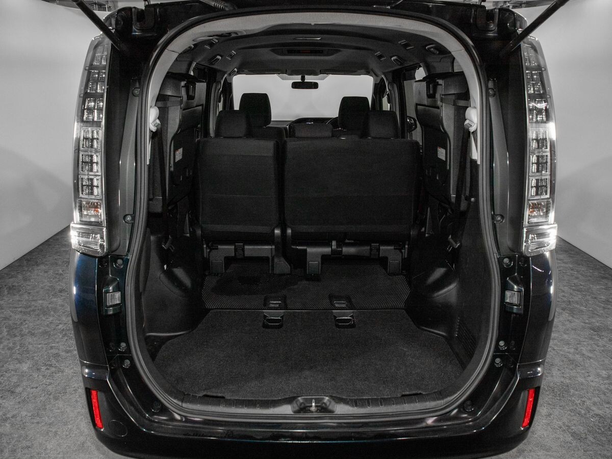 Toyota Voxy 2014 - фото автомобиля