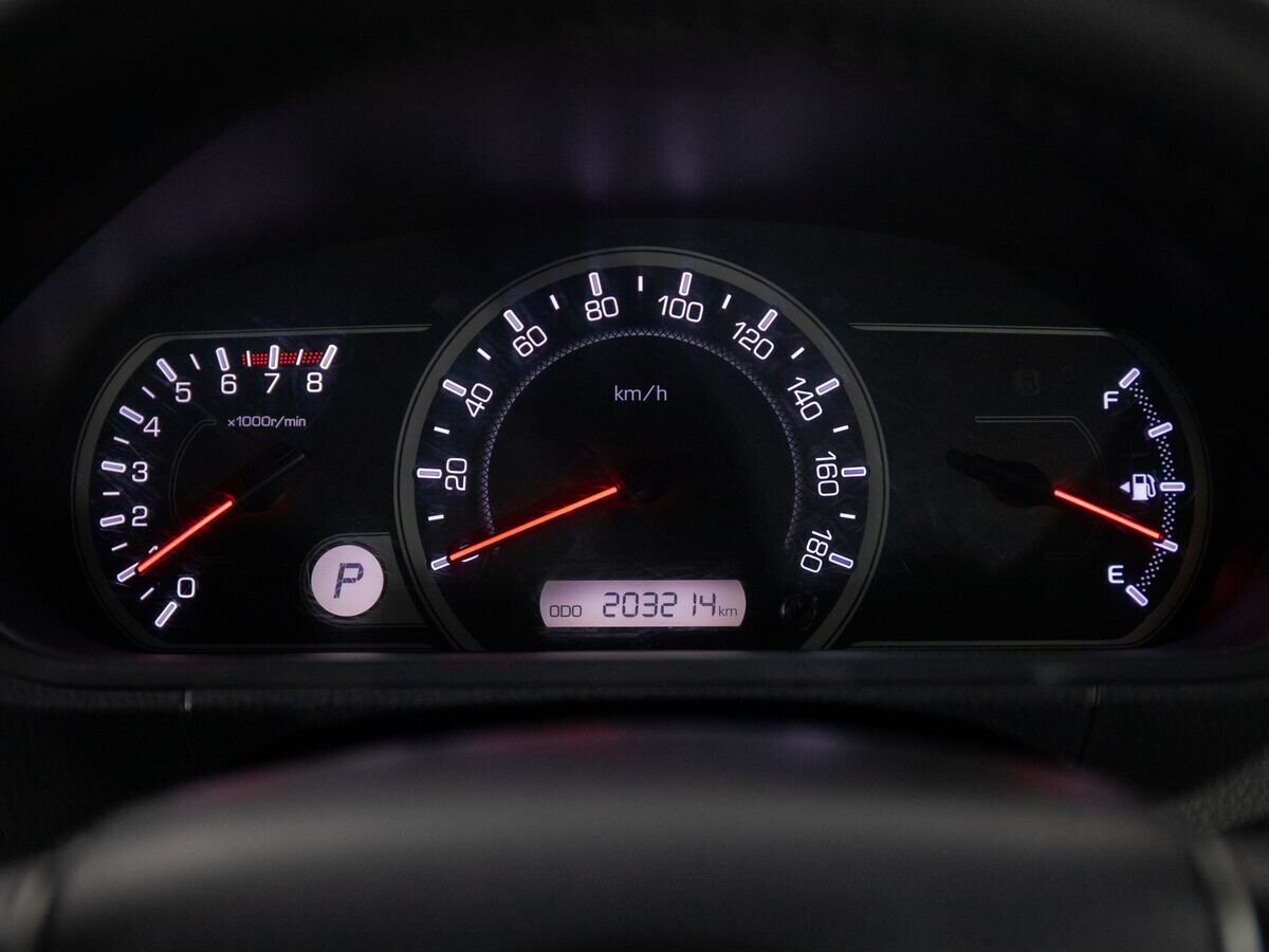 Toyota Voxy 2014 - фото автомобиля