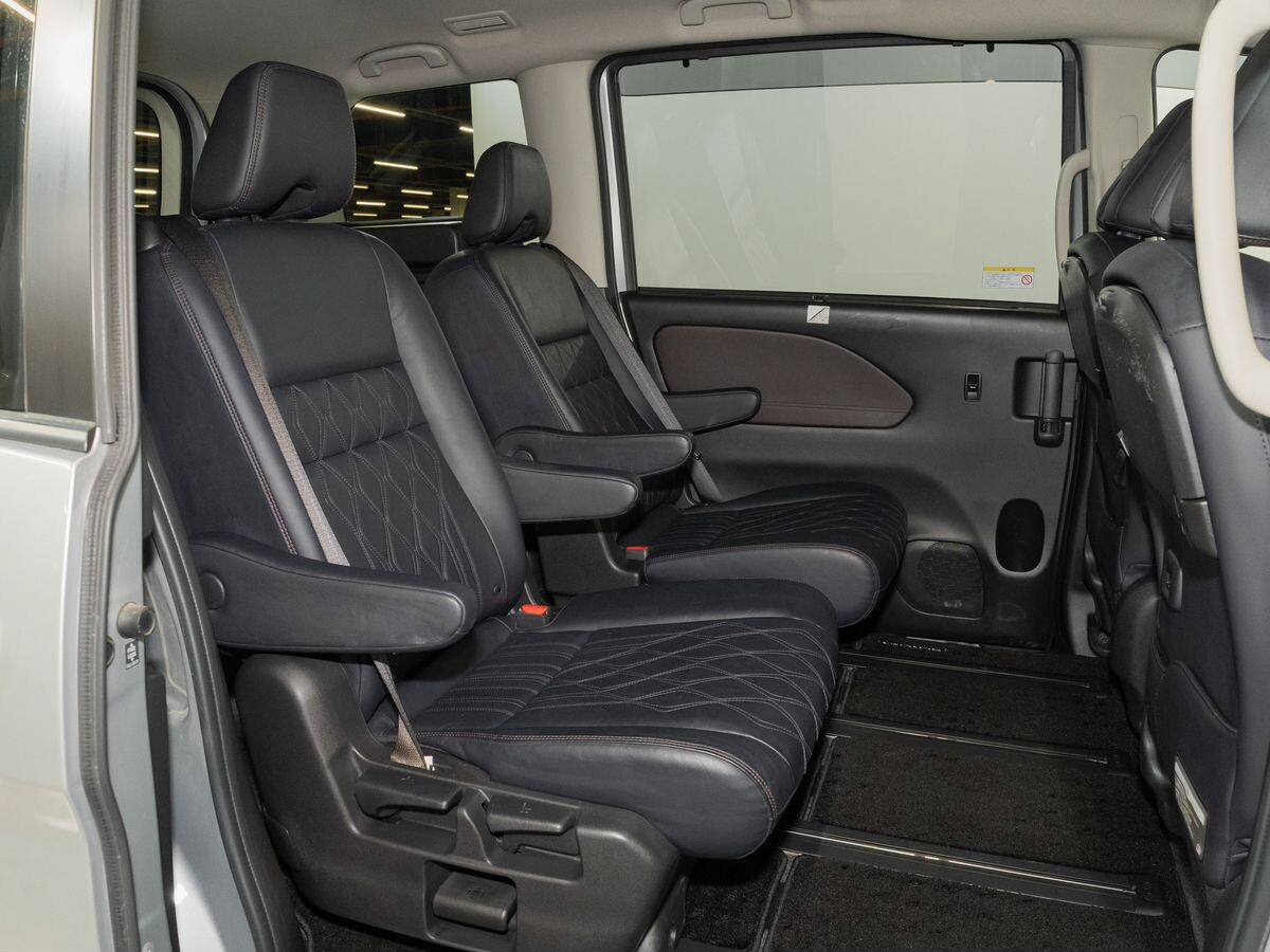 Nissan Serena 2020 - фото автомобиля