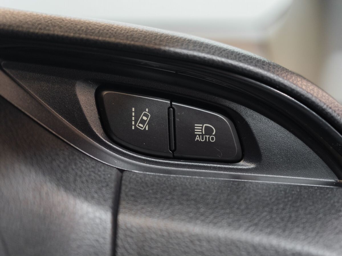 Toyota Vitz 2019 - фото автомобиля