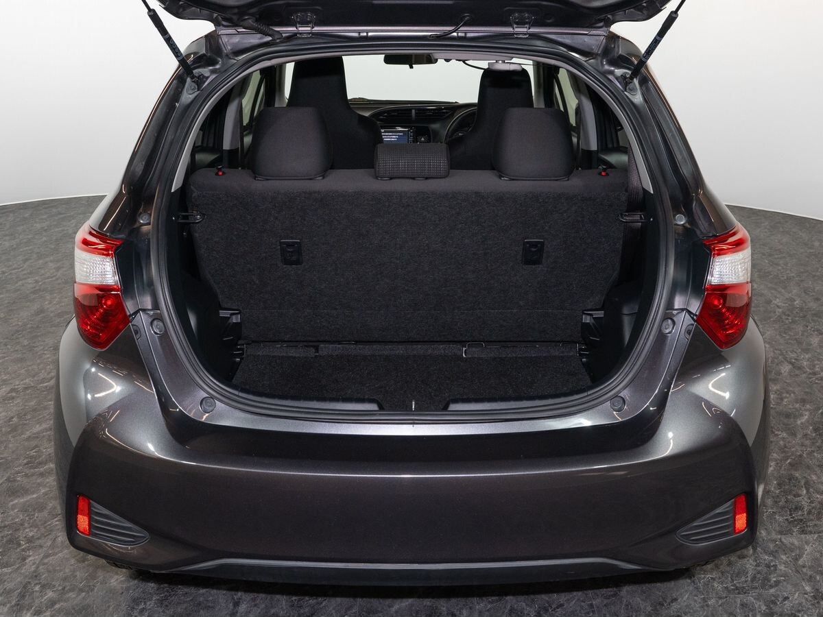 Toyota Vitz 2019 - фото автомобиля