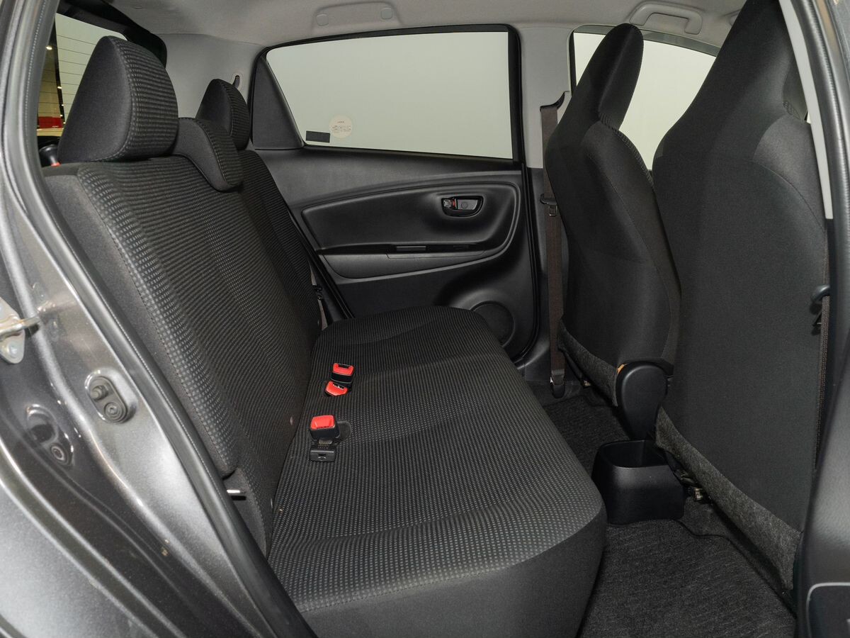 Toyota Vitz 2019 - фото автомобиля