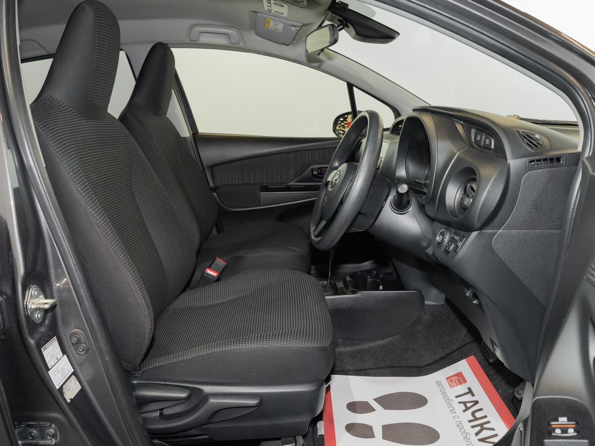 Toyota Vitz 2019 - фото автомобиля