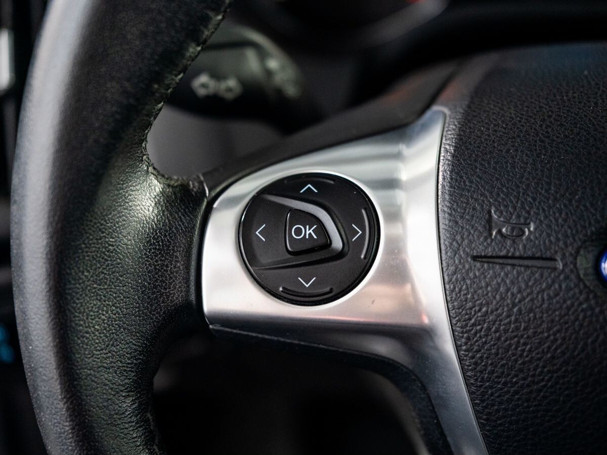 Ford Focus 2014 - фото автомобиля