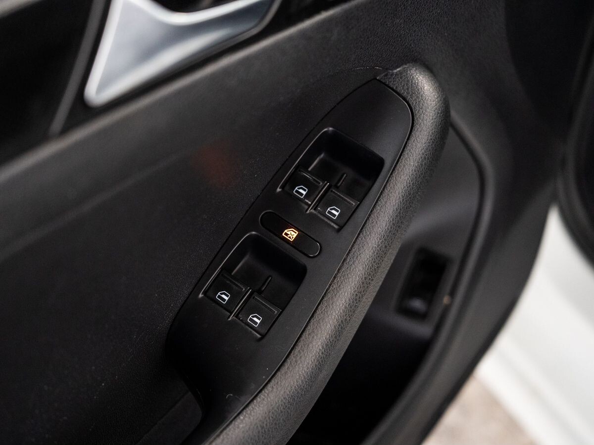 Volkswagen Jetta 2016 - фото автомобиля