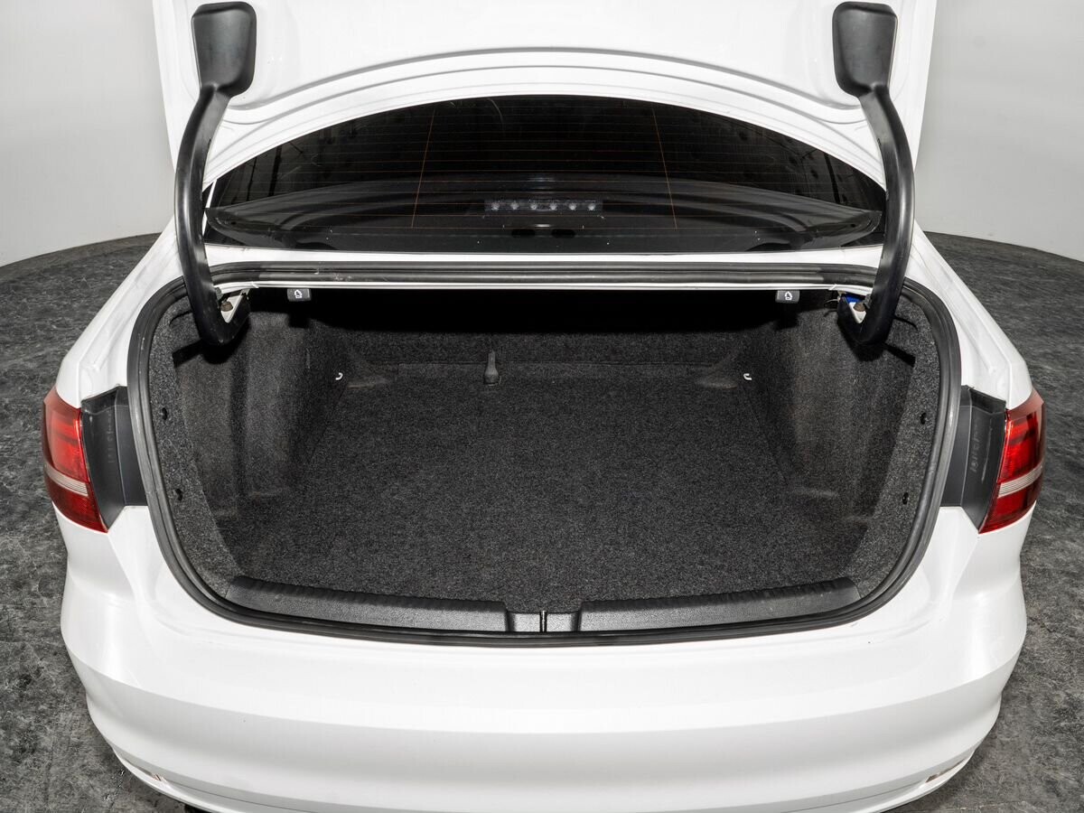 Volkswagen Jetta 2016 - фото автомобиля