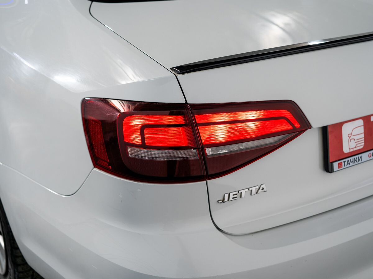Volkswagen Jetta 2016 - фото автомобиля