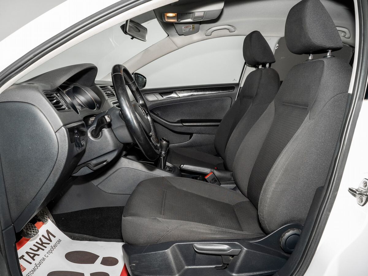 Volkswagen Jetta 2016 - фото автомобиля