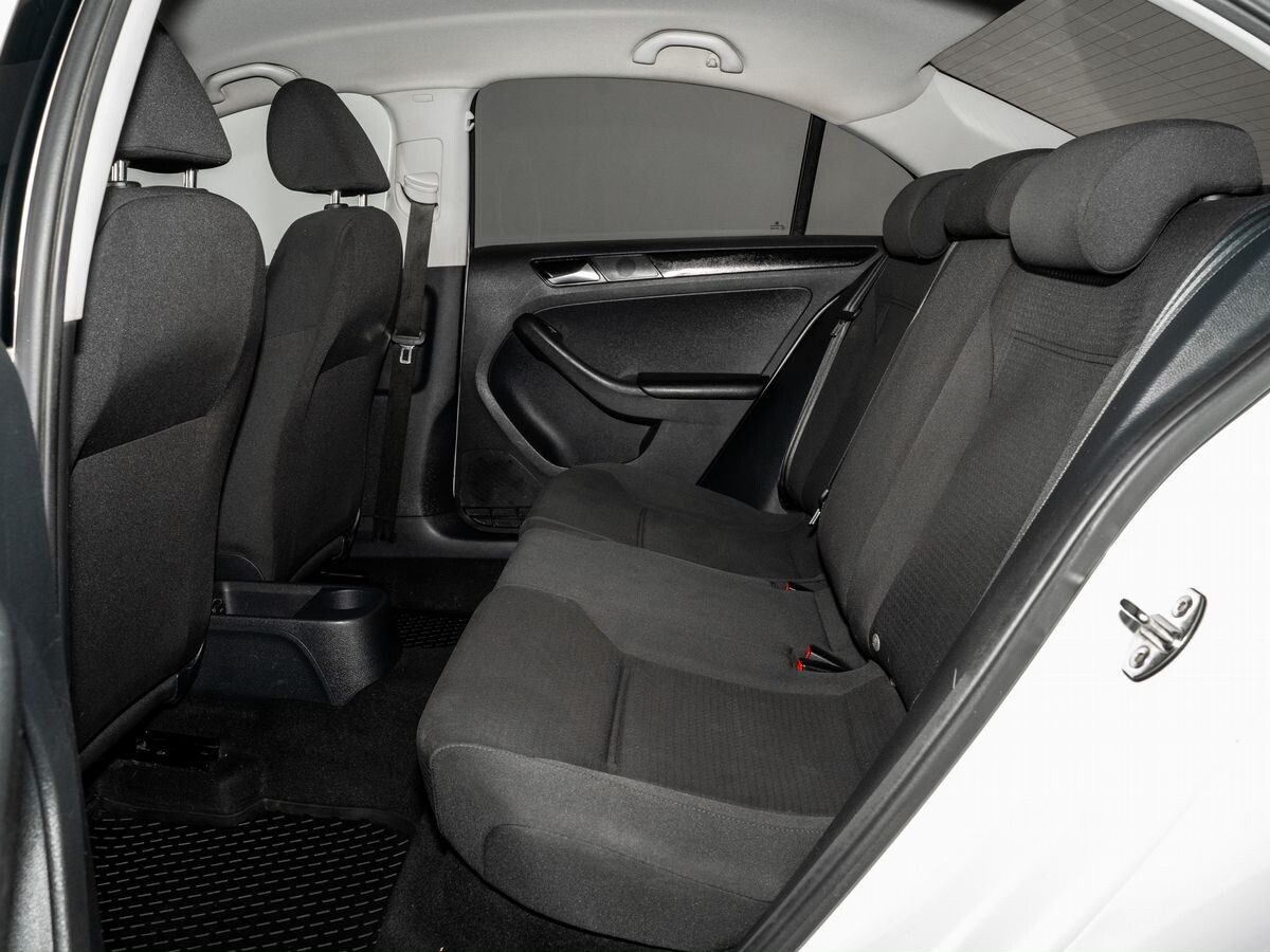 Volkswagen Jetta 2016 - фото автомобиля