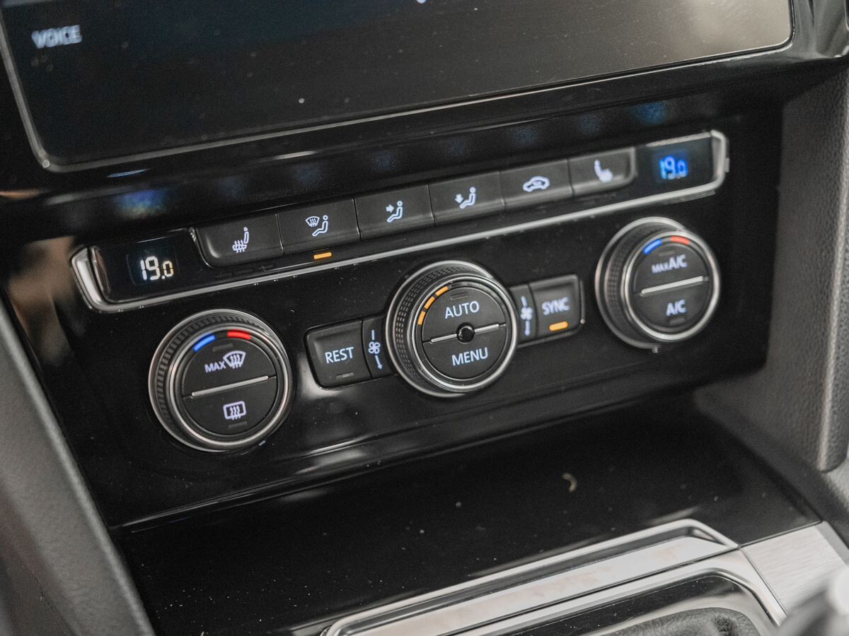 Volkswagen Passat 2018 - фото автомобиля