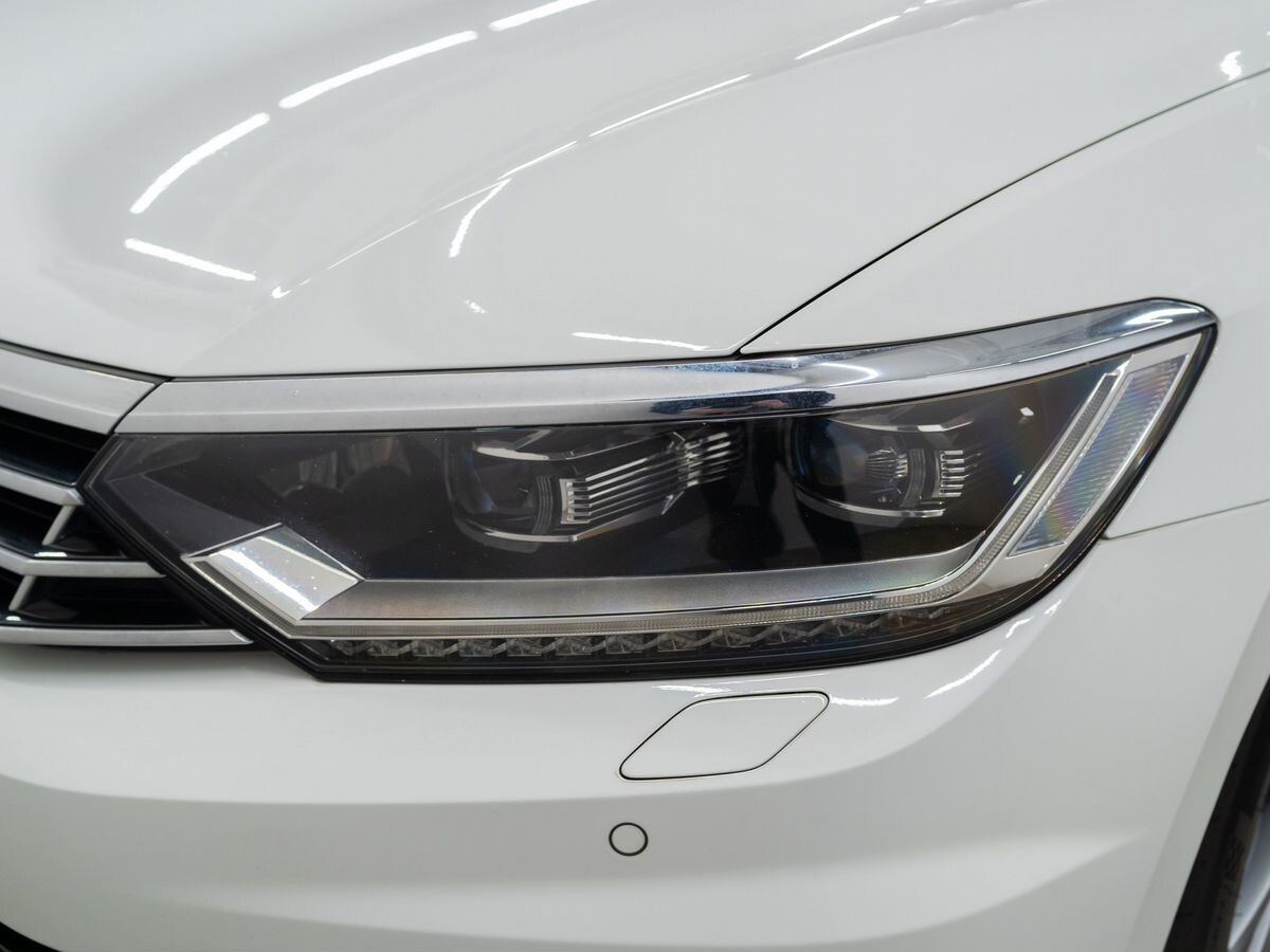 Volkswagen Passat 2018 - фото автомобиля