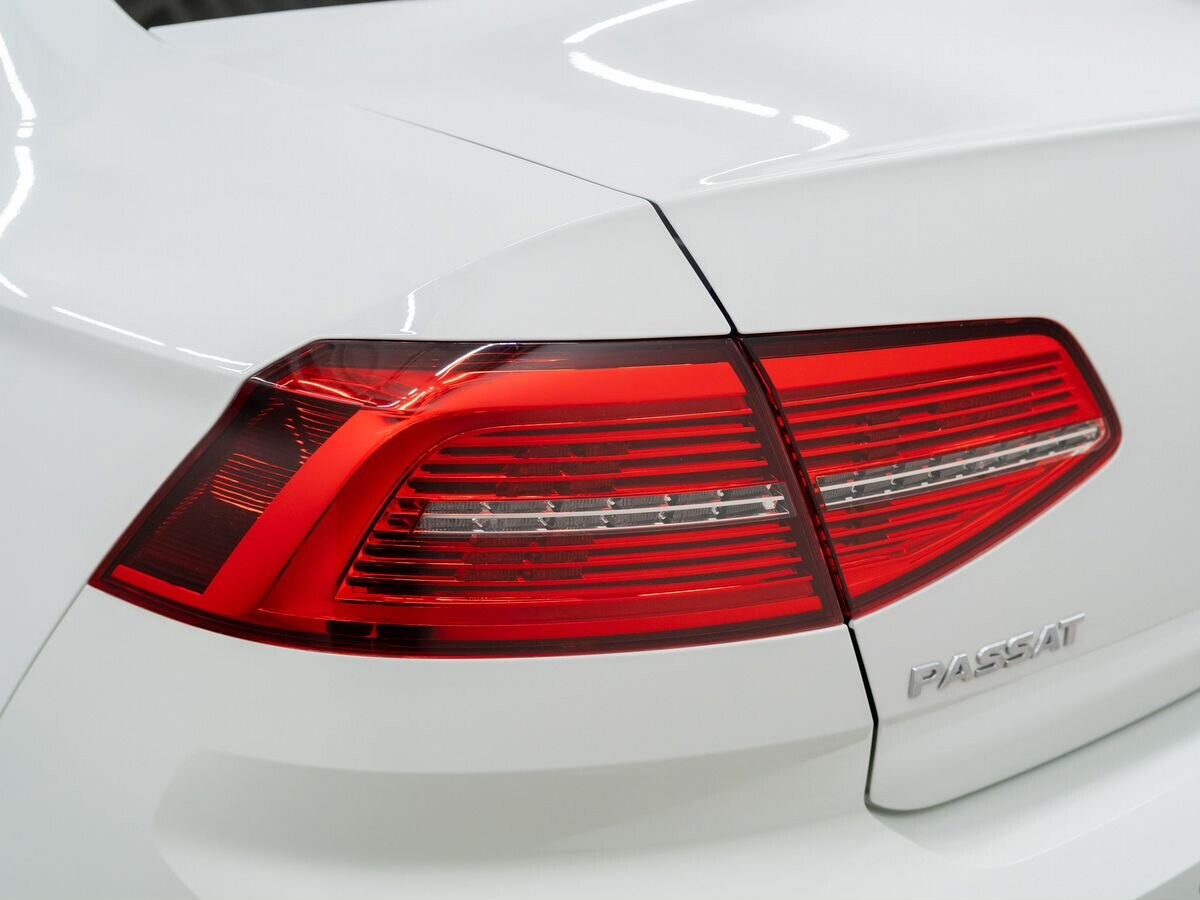 Volkswagen Passat 2018 - фото автомобиля