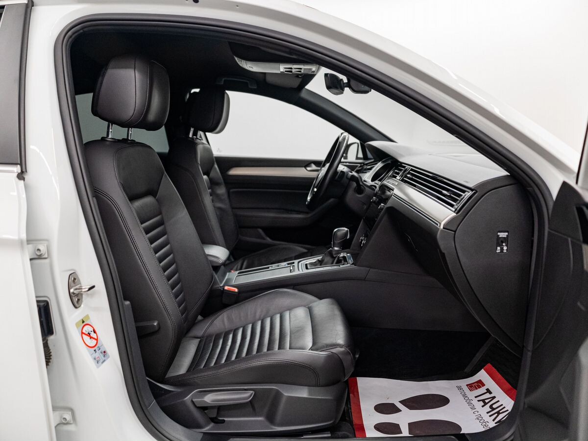 Volkswagen Passat 2018 - фото автомобиля