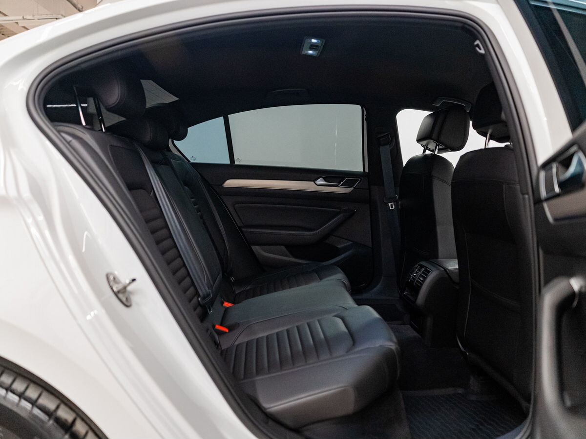 Volkswagen Passat 2018 - фото автомобиля