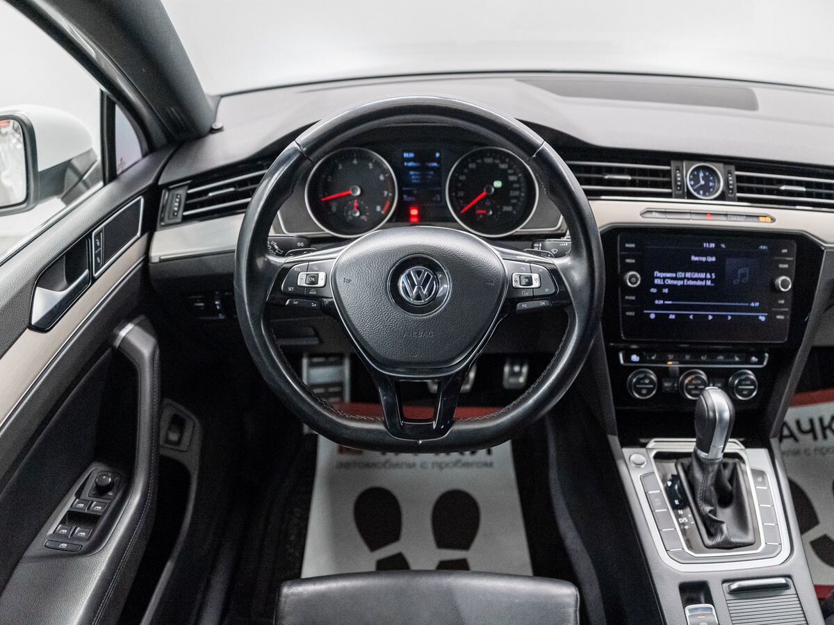 Volkswagen Passat 2018 - фото автомобиля