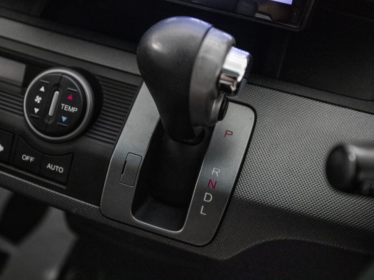 Honda Freed 2010 - фото автомобиля