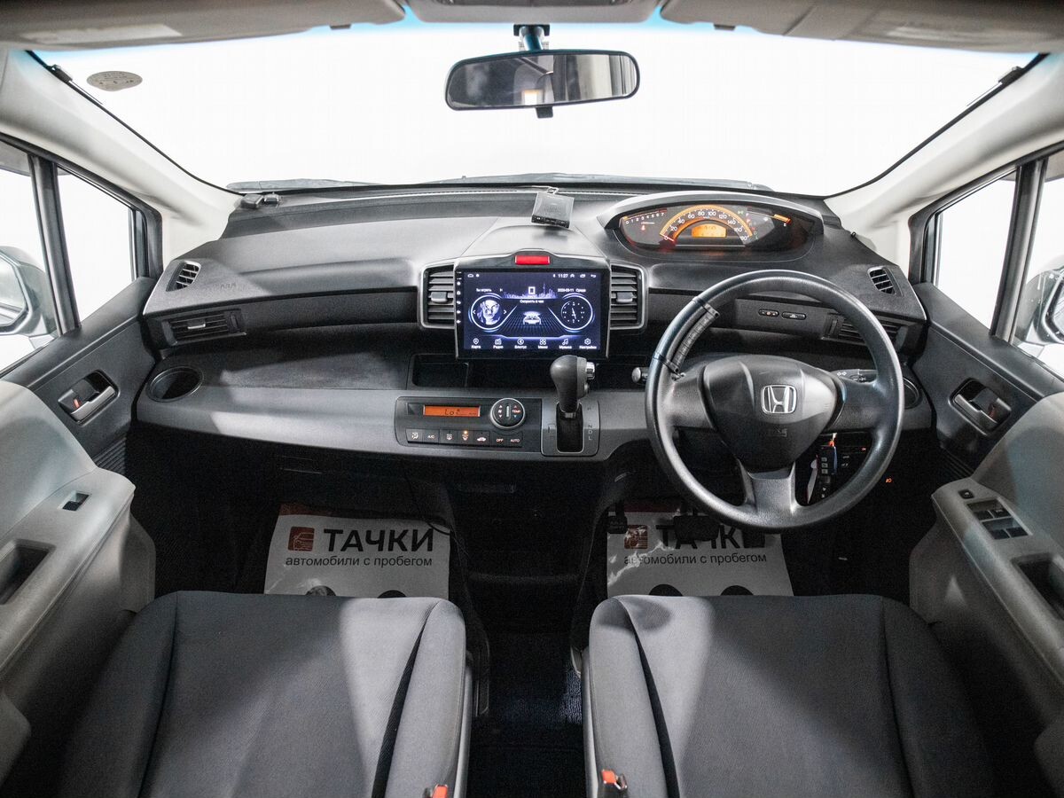 Honda Freed 2010 - фото автомобиля