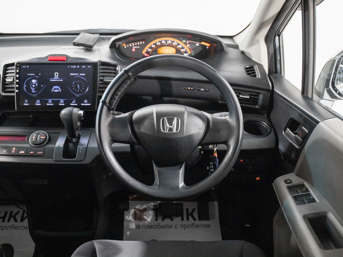 Honda Freed 2010 - фото автомобиля