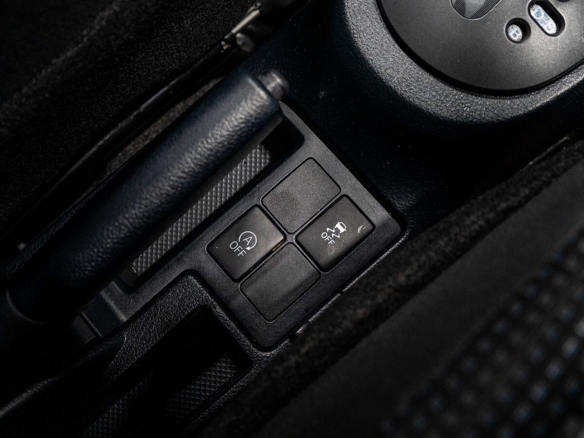 Toyota Vitz 2019 - фото автомобиля