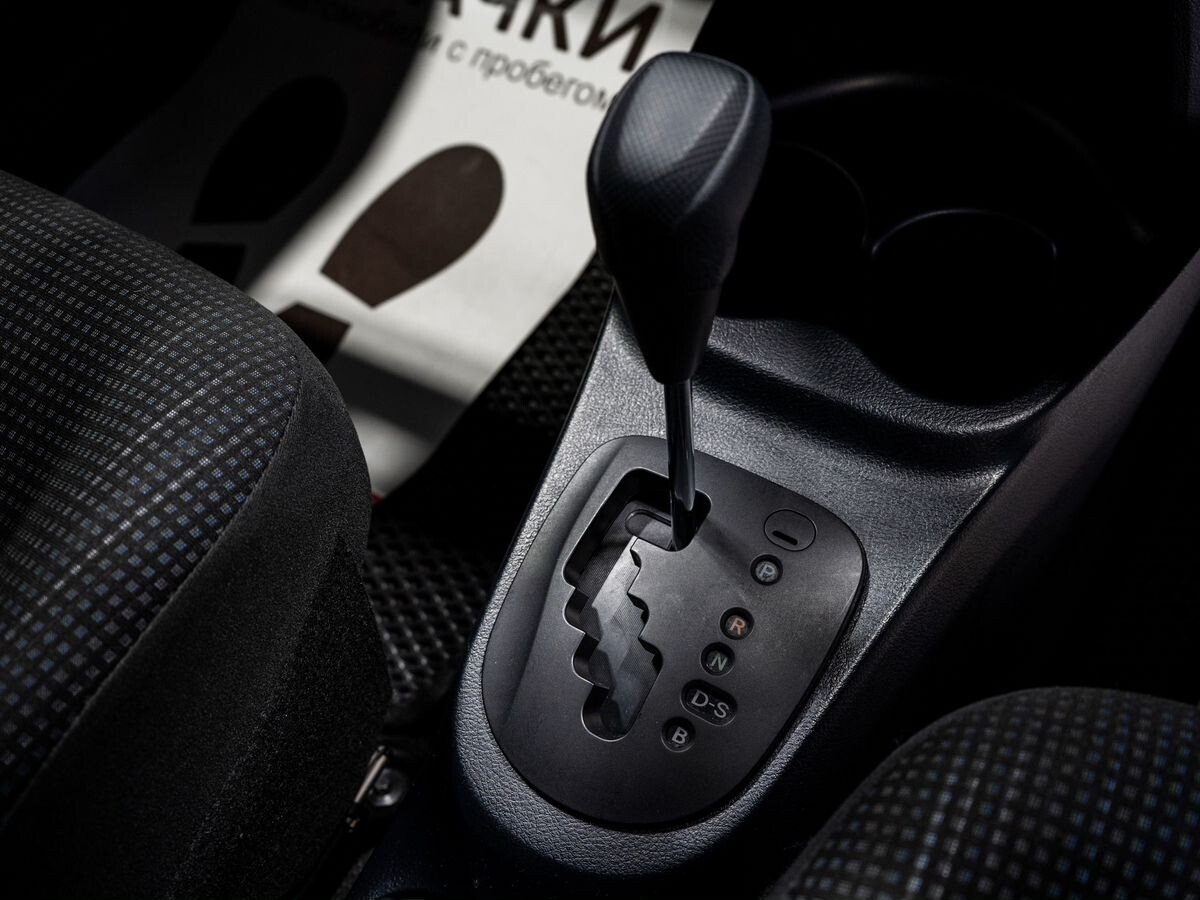 Toyota Vitz 2019 - фото автомобиля