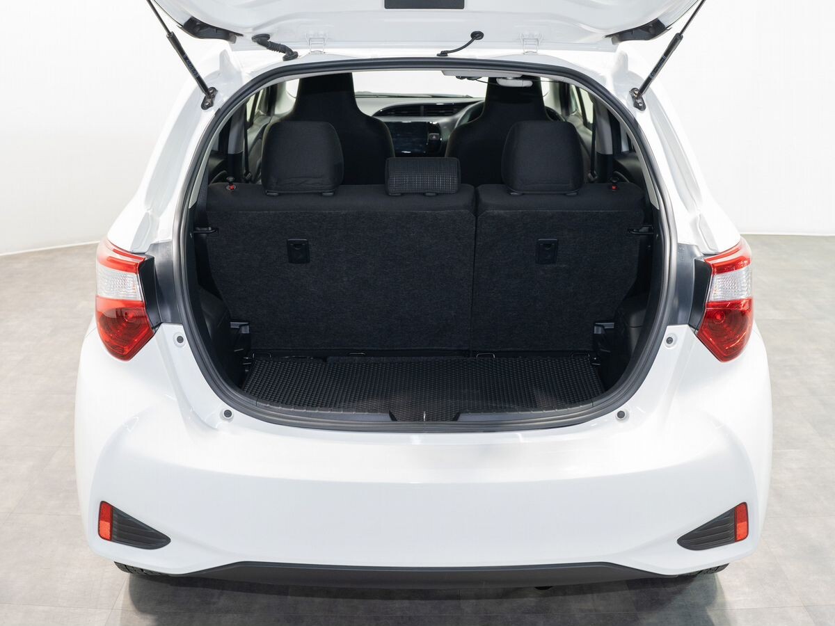 Toyota Vitz 2019 - фото автомобиля