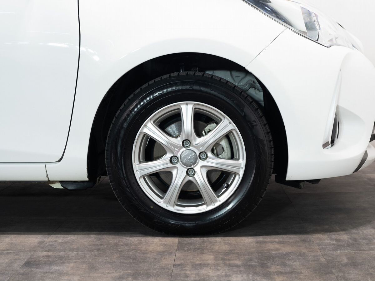 Toyota Vitz 2019 - фото автомобиля